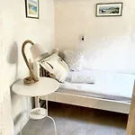 Welcoming House In With Sea View