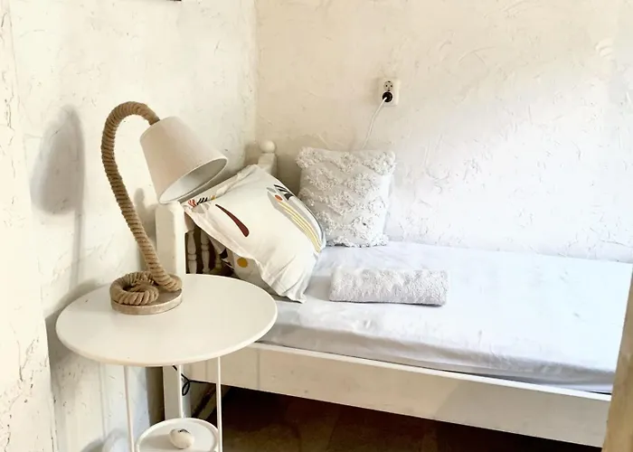 Welcoming House In With Sea View